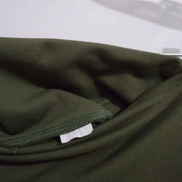 Fabletics Activewear Anywhere High Waisted Moto 7/8 Leggings Green Size Small - Picture 8 of 10